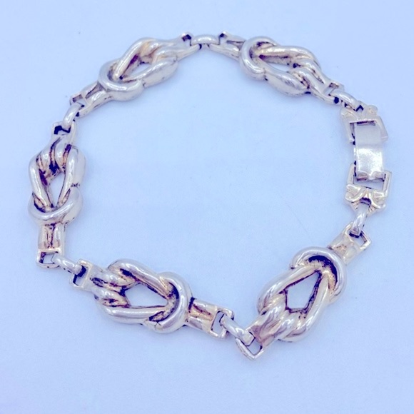 Vintage Barclay Link Bracelet With Interlocking Silver Tone Knots Signed - Picture 4 of 9